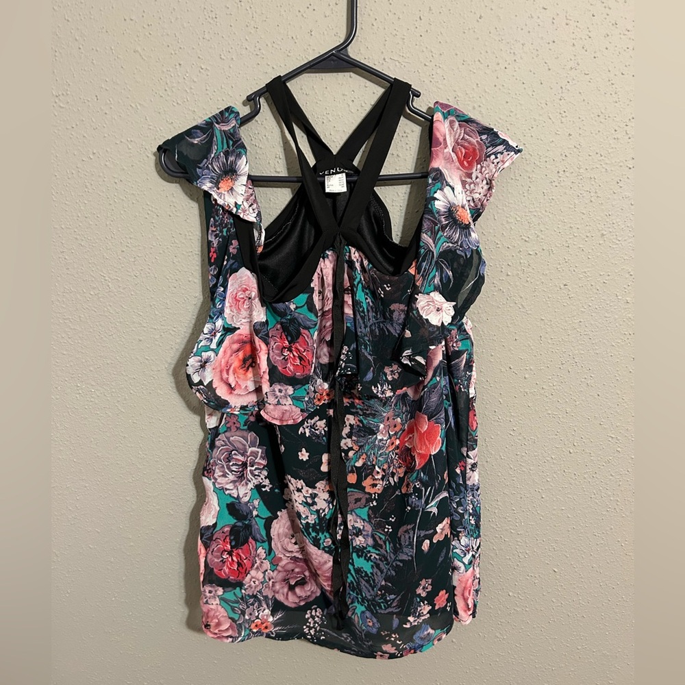 Venus Floral Sleeveless Top with Cross Back. Size XL.